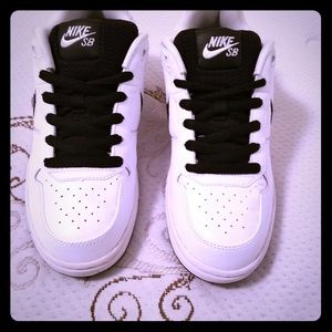 Mens Nike SB Paul Rodriguez shoes.